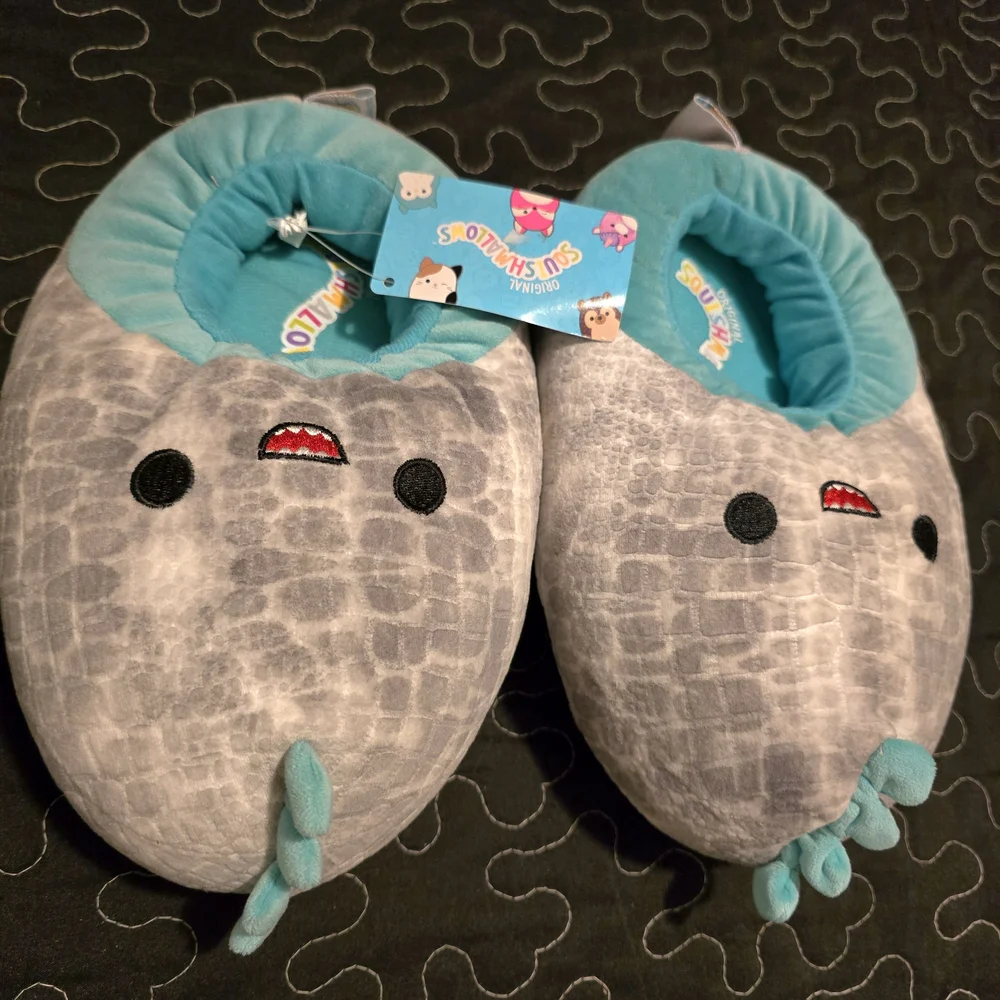 Squishmallow Kids Dinosaur Plush Slippers Gray & Blue NWT‎ Size 4/5 Youth